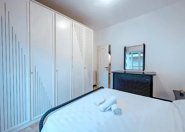 Apartment Private Parking A Due Passi Dalla Stazione *