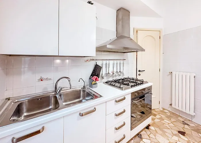 Apartment Private Parking A Due Passi Dalla Stazione *