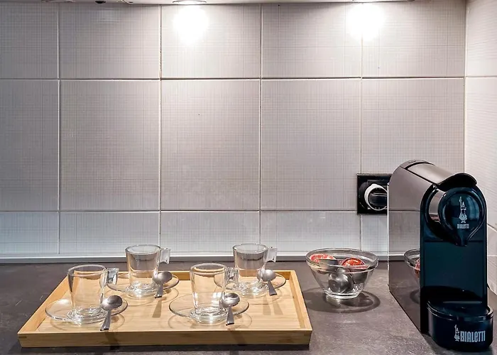 Private Parking A Due Passi Dalla Stazione